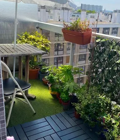 Loft With Romantic View Over The Eiffel Tower Apartamento *